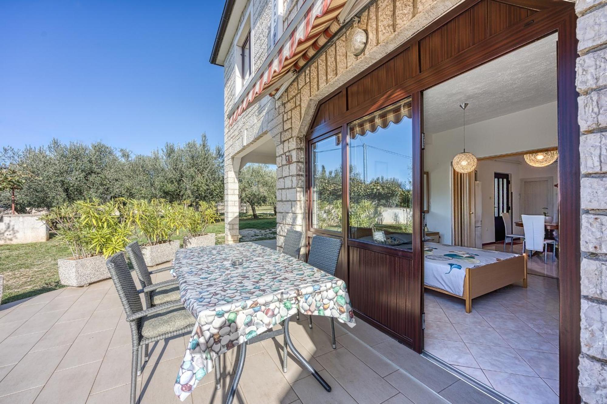 Olive Garden Apartment